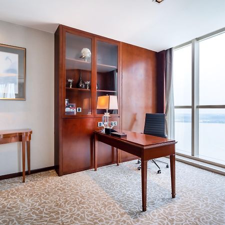 Crowne Plaza Zhenjiang By Ihg Hotel Kültér fotó