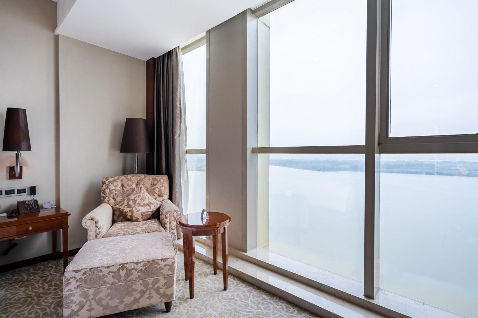 Crowne Plaza Zhenjiang By Ihg Hotel Kültér fotó