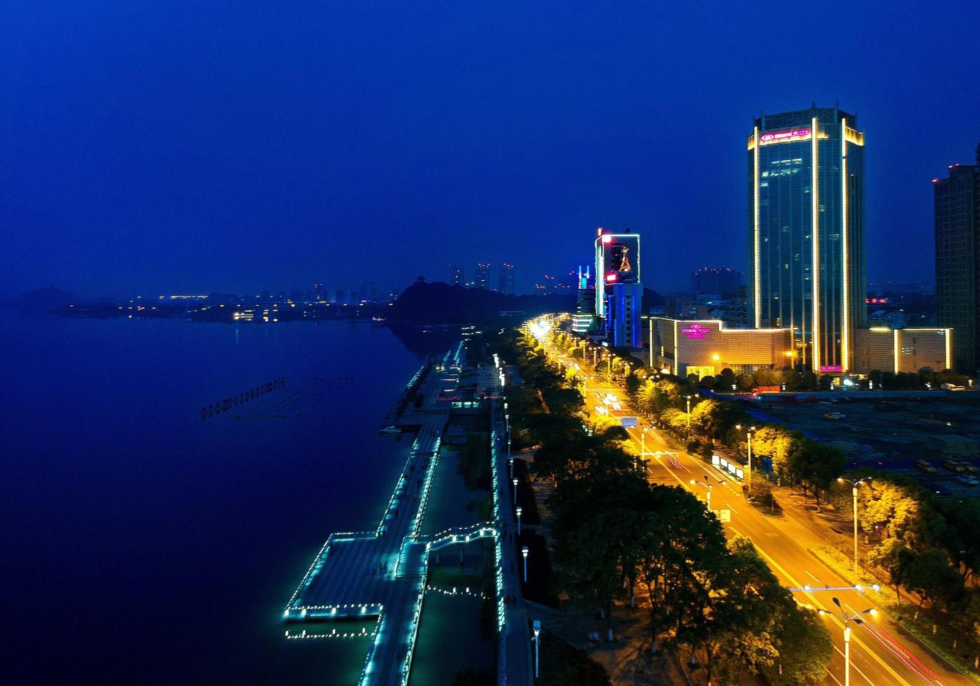 Crowne Plaza Zhenjiang By Ihg Hotel Kültér fotó