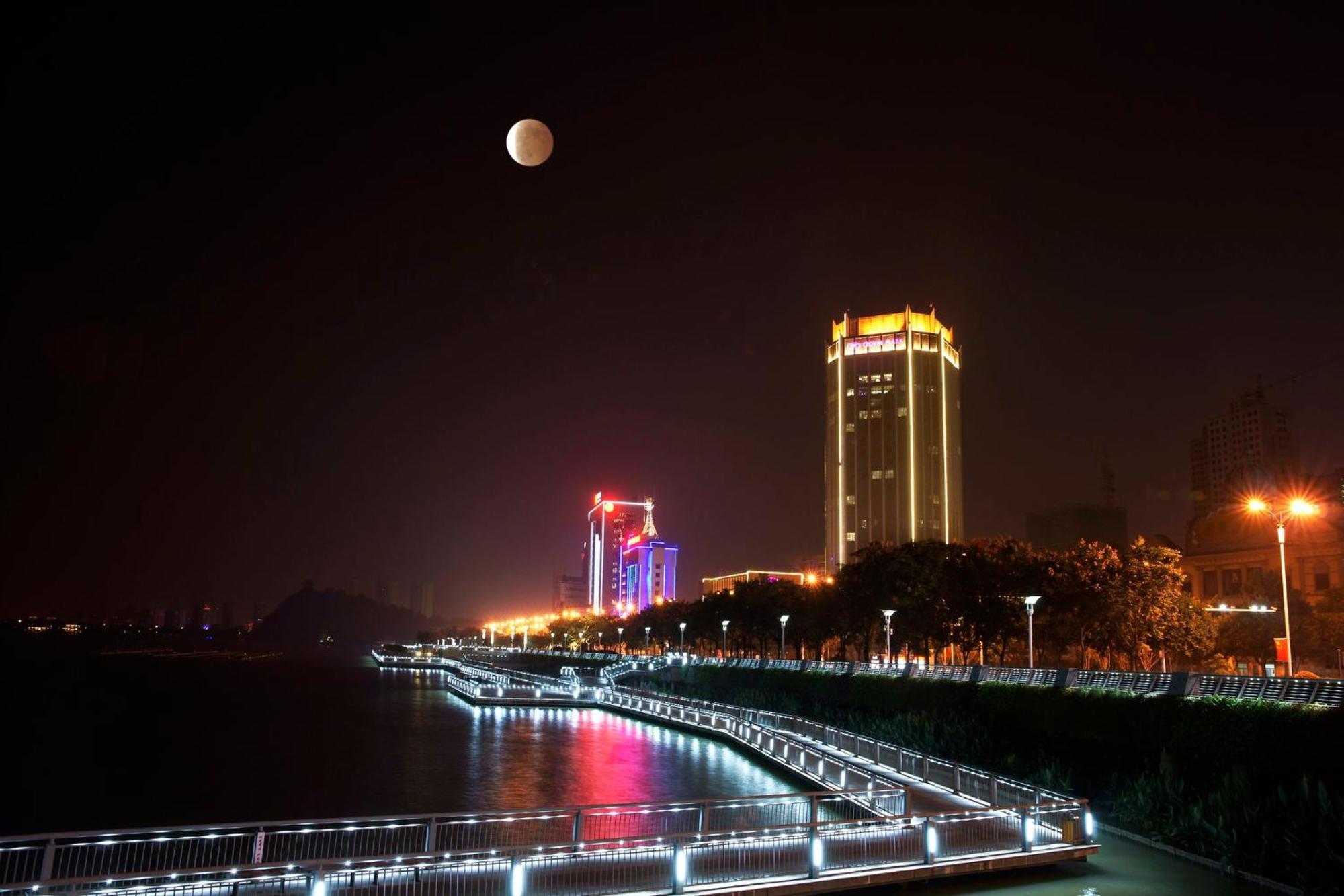 Crowne Plaza Zhenjiang By Ihg Hotel Kültér fotó